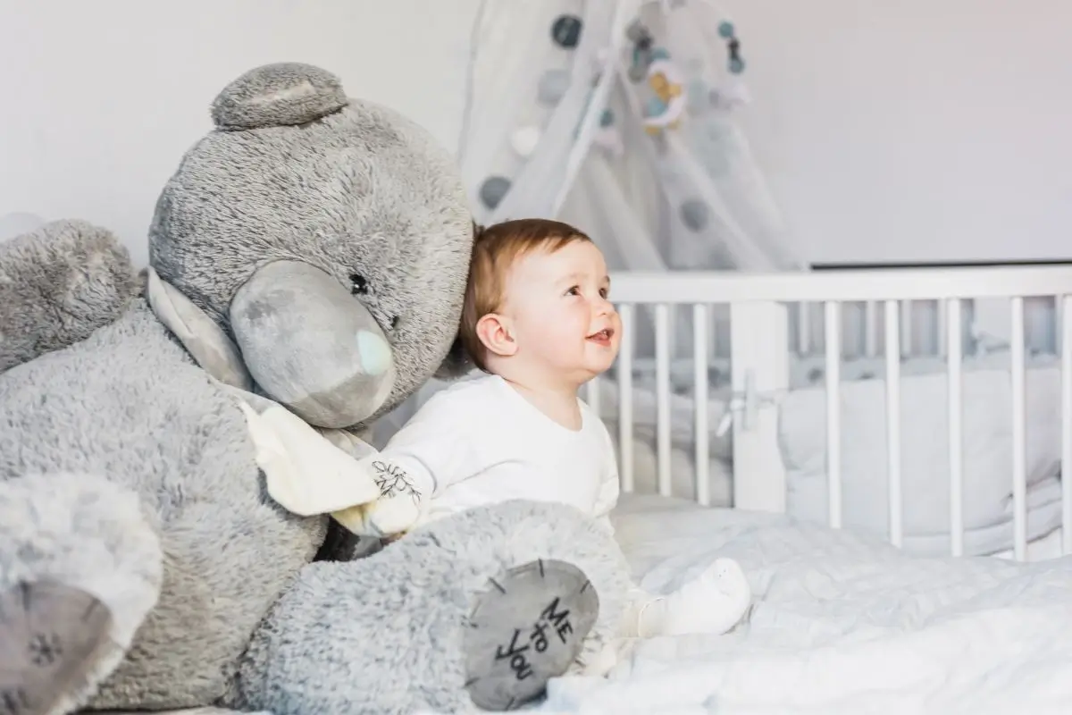 Kapan Sebaiknya Anak Pindah dari Ranjang Bayi ke Tempat Tidur Anak?