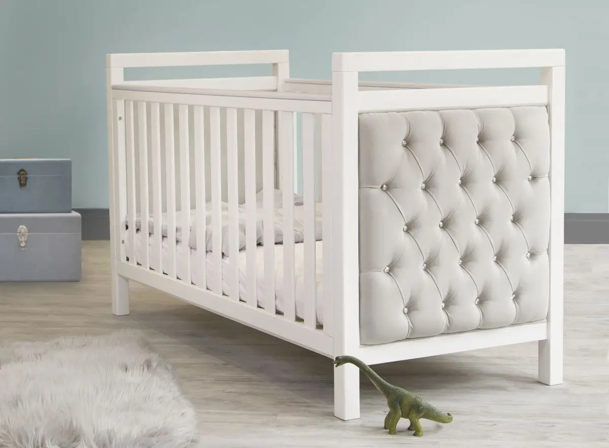 Ranjang Bayi Minimalis Modern Little Equi: Solusi Kamar Kecil